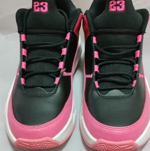 JORDAN MAX AURA SIZE 7 PINK AND BLACK